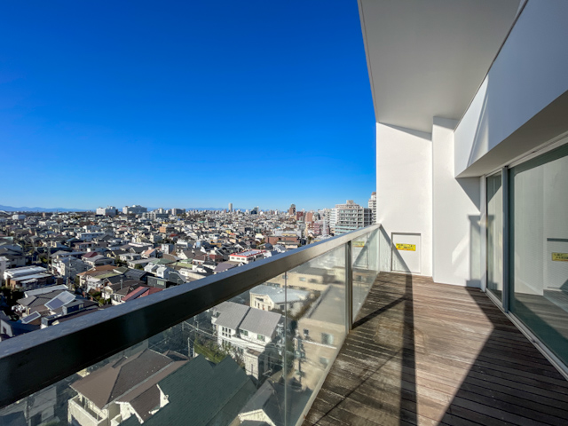 主役の空を取り込む暮らし 901の外観