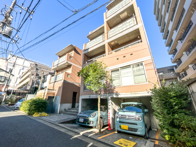 静と光の調和 104の内観