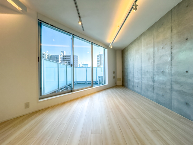 都会に浮かぶメゾネット 411の内観