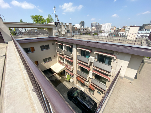 みんなの屋上 302の内観