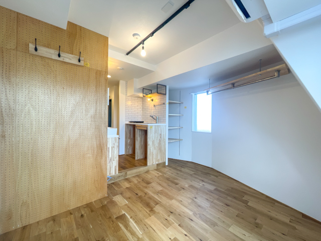 Oimachi Share 801の内観