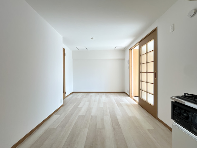 光のシャワーを浴びて 303の内観