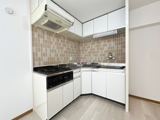 光のシャワーを浴びて 303の内観