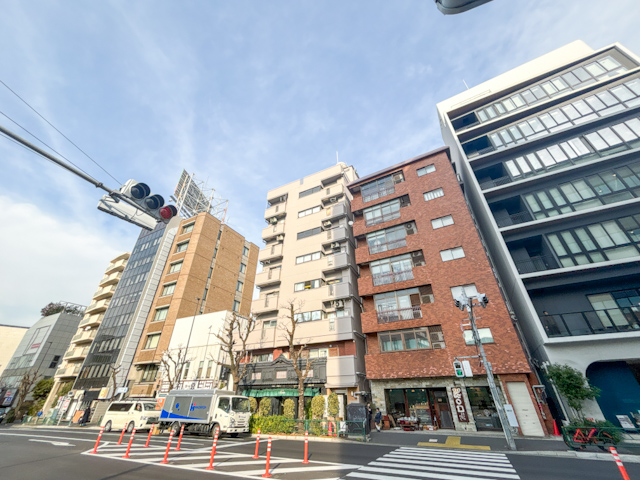 くつろぐより、閃き 801の内観
