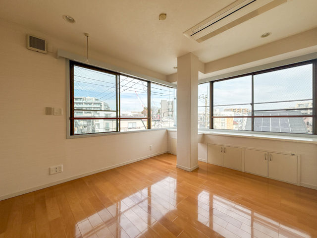 なんか、すごくいい桜新町 302の内観