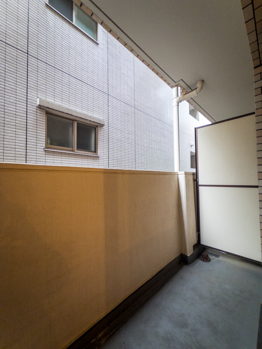 秘密基地で暮らす 706の内観