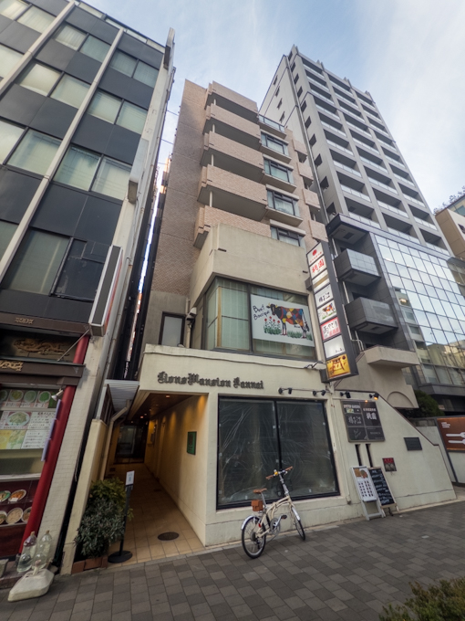 秘密基地で暮らす 706の内観