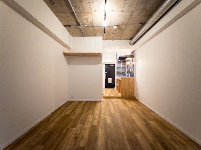 秘密基地で暮らす 706の内観