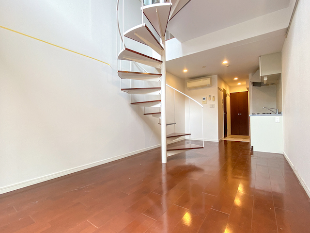 天井高のイケメン暮らし 103の内観