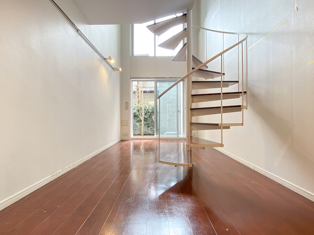 天井高のイケメン暮らし 103の内観