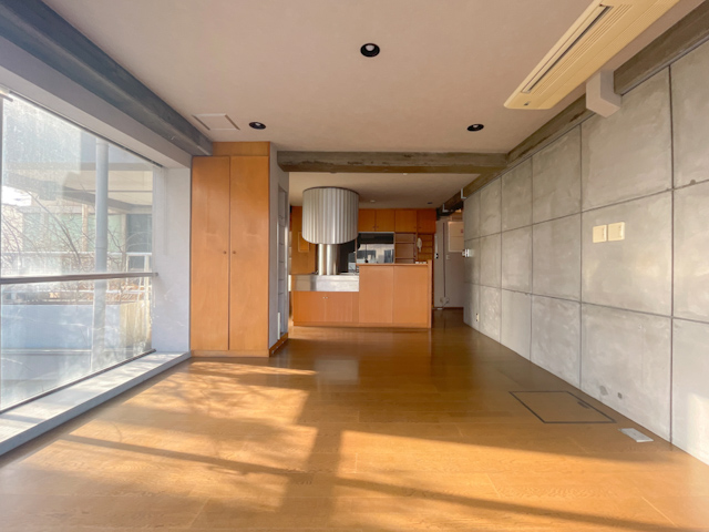 質感を讃えて 401の内観