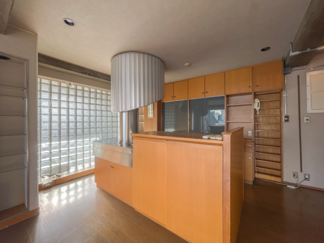 質感を讃えて 401の内観