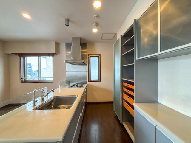 9階のてっぺん、代官山。 901の内観