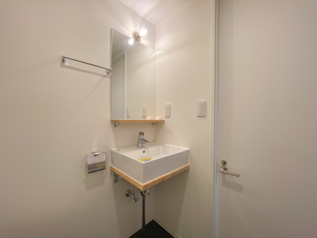 One Life. 402の内観