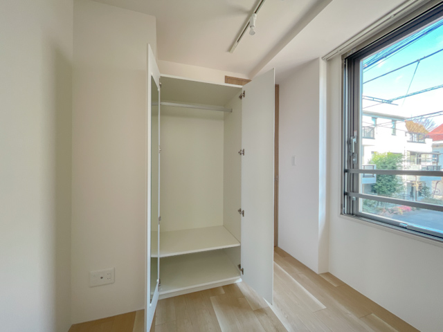 窓辺に都会のやさしさを 201の内観