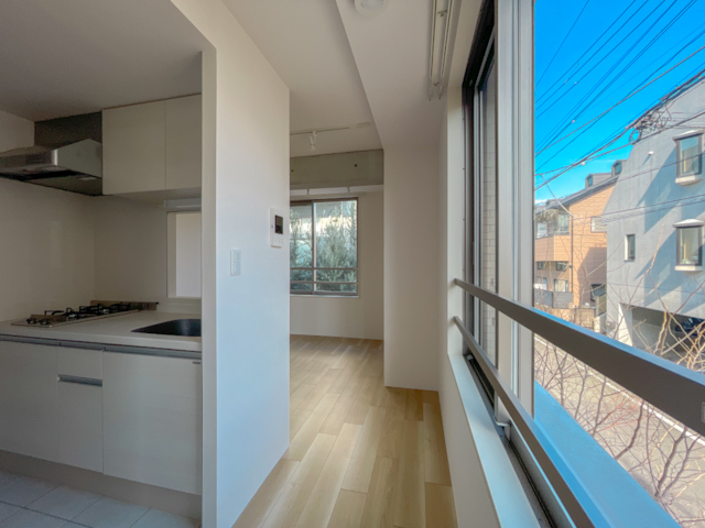 窓辺に都会のやさしさを 201の内観