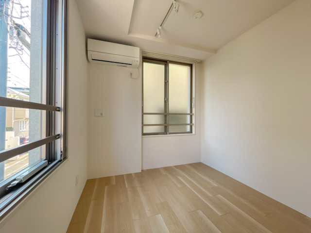 窓辺に都会のやさしさを 201の内観