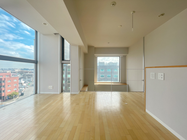 空の広さまで部屋になる 601の内観