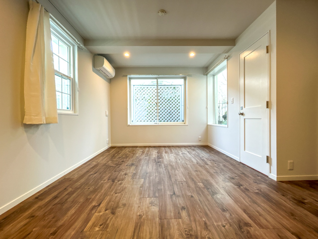 小悪魔クラシック 101の内観