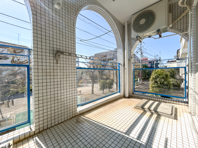 癒やしのアーチ 201の外観