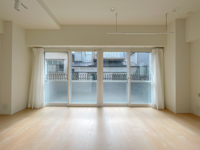 オレンジの木のそばで 209の外観