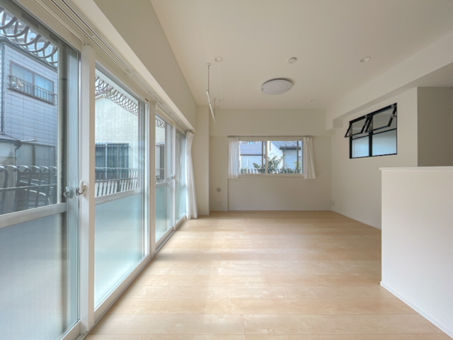 オレンジの木のそばで 209の内観