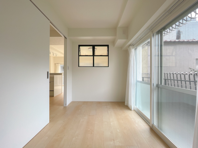 オレンジの木のそばで 209の内観