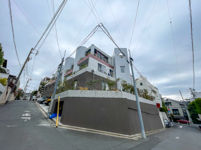 特別感を纏う 302の内観