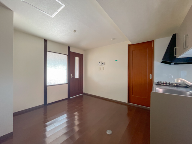 一面は、景色 604の内観