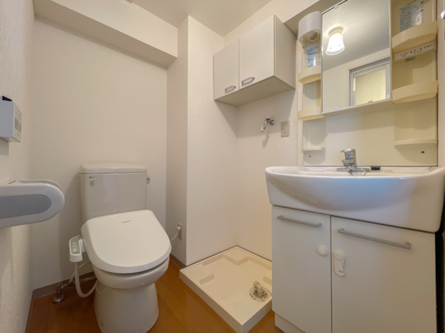 一面は、景色 604の内観