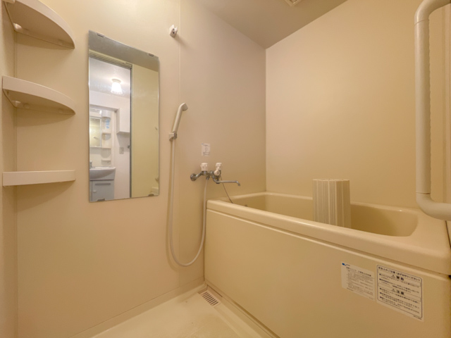 一面は、景色 604の内観