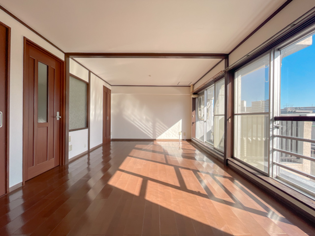 一面は、景色 604の外観