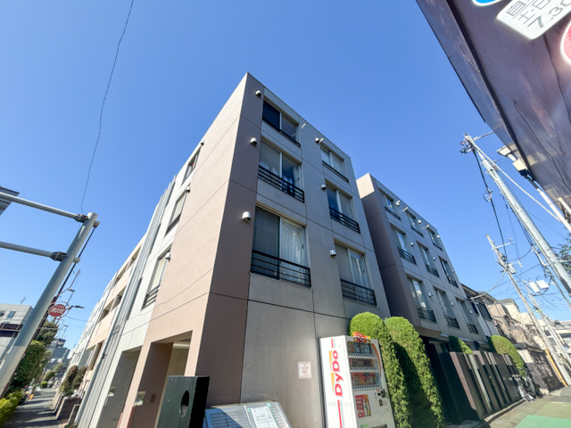 クリーミィ・コンクリ 301の内観