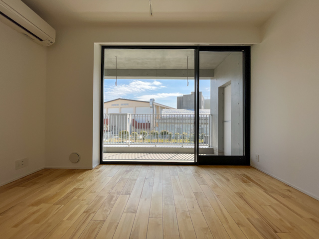 日向ぼっこ暮らし 302の内観