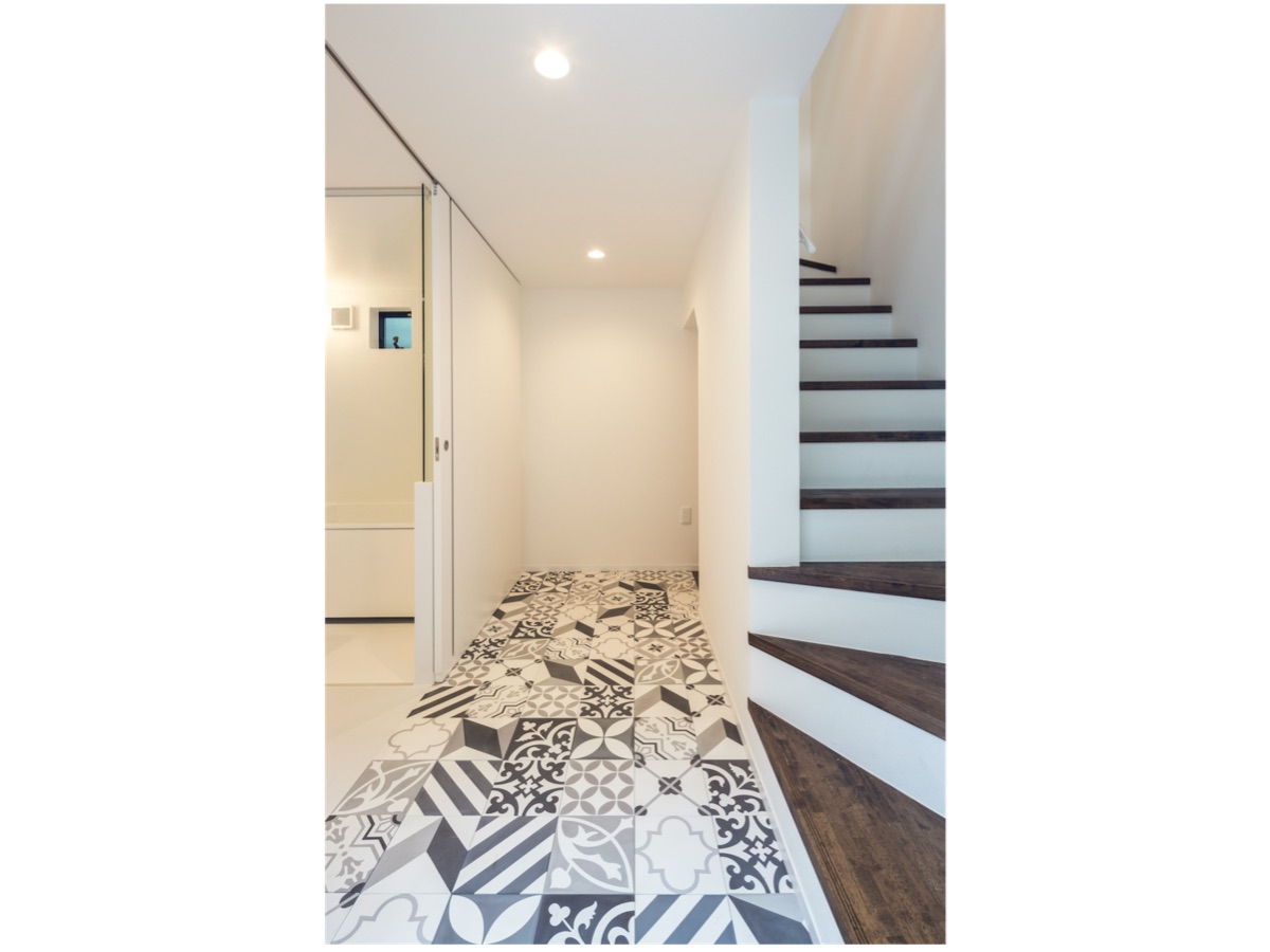 floor to floor 02の内観