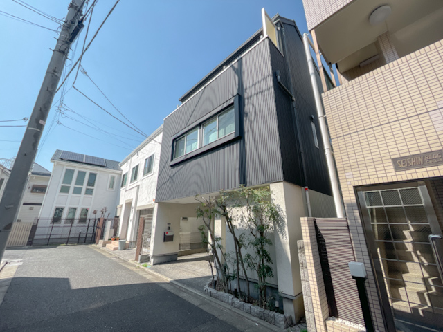 芽吹き 1の内観