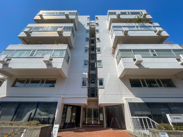 名建築ではたらく 802の内観