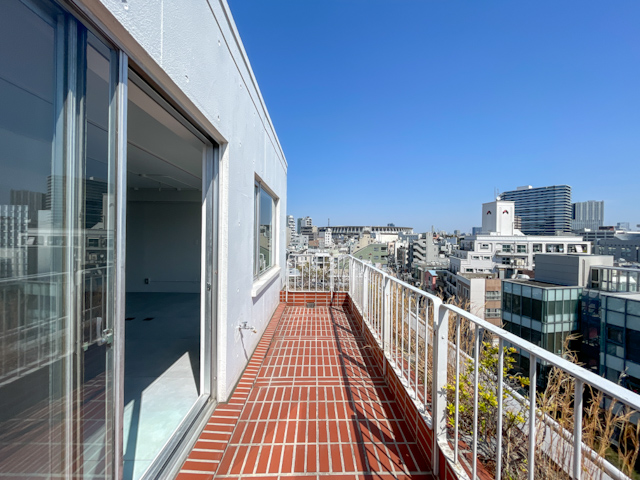 名建築ではたらく 802の内観