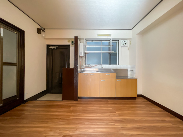春よ来い来い 302の内観