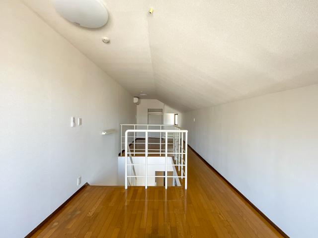 屋根裏みたいなときめき 511の内観