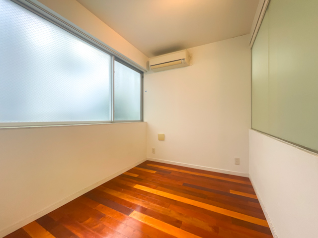 光で満たす 004の内観