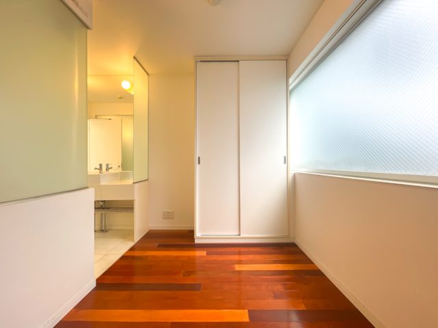 光で満たす 004の内観