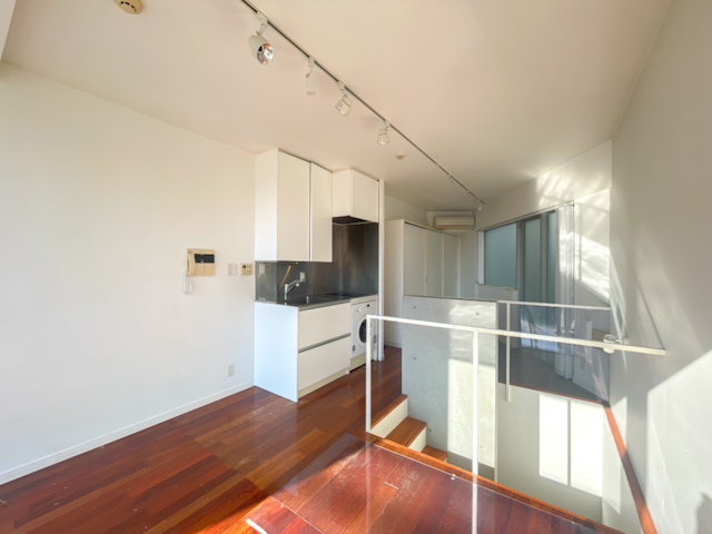 光で満たす 004の内観