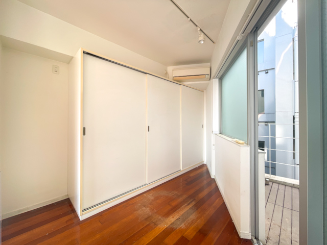 光で満たす 004の内観