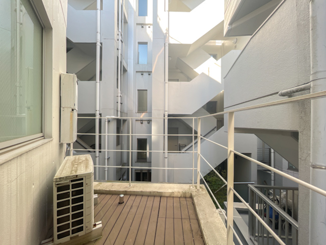 光で満たす 004の内観