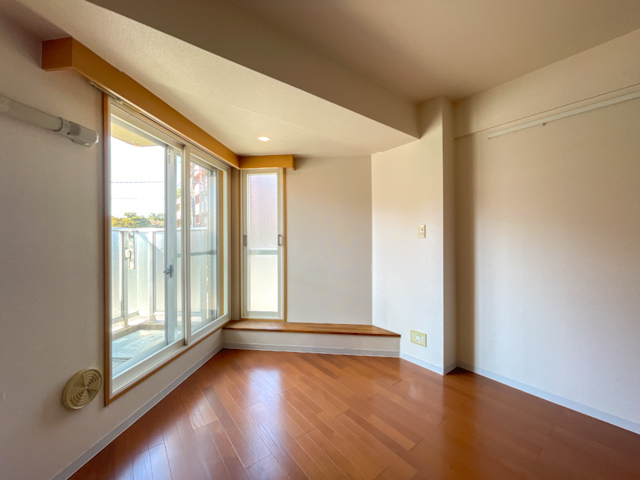 角っとして△ 211の外観