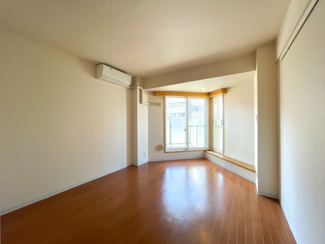 角っとして△ 211の内観