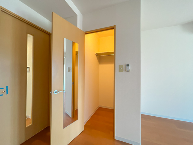 角っとして△ 211の内観