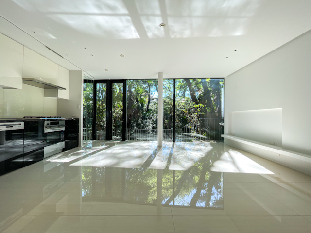 森の音 102の内観