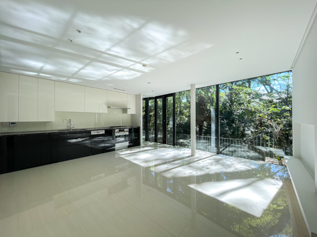 森の音 102の内観